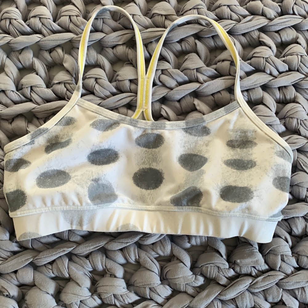 Lululemon sports bra y